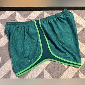 Nike Tempo Dri-Fit Shorts 3X Printed Green